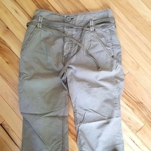 Essential made in Italy high waste crop pant